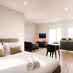 Casa Do Gato Sete Riscas * 奥比多斯